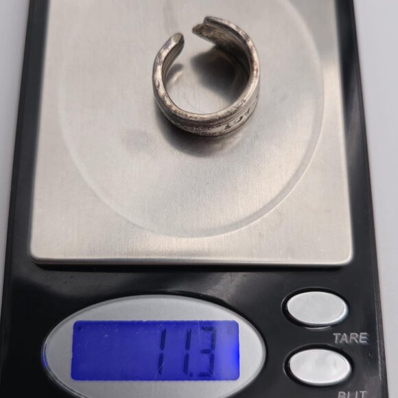 Size 8 Silver Tone Loved Word Spoon Ring A1984 - Picture 9 of 9